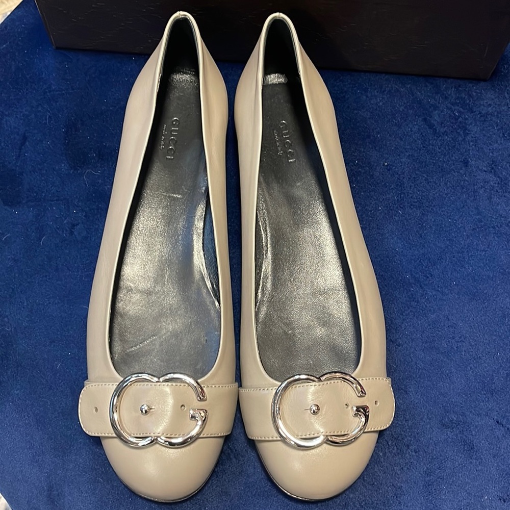 Beautiful Gucci G buckle Ballet flats